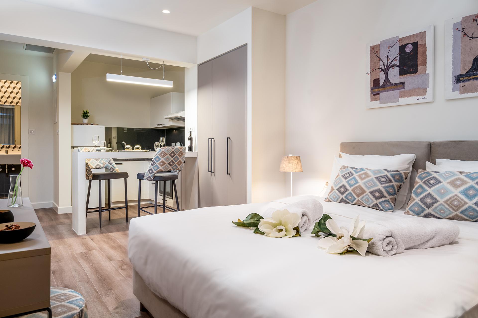 Urban Nest - Suites & Apartments Athena Bagian luar foto